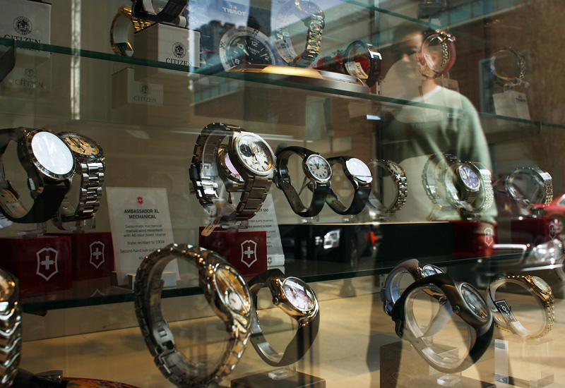 85663918 watches in shop window